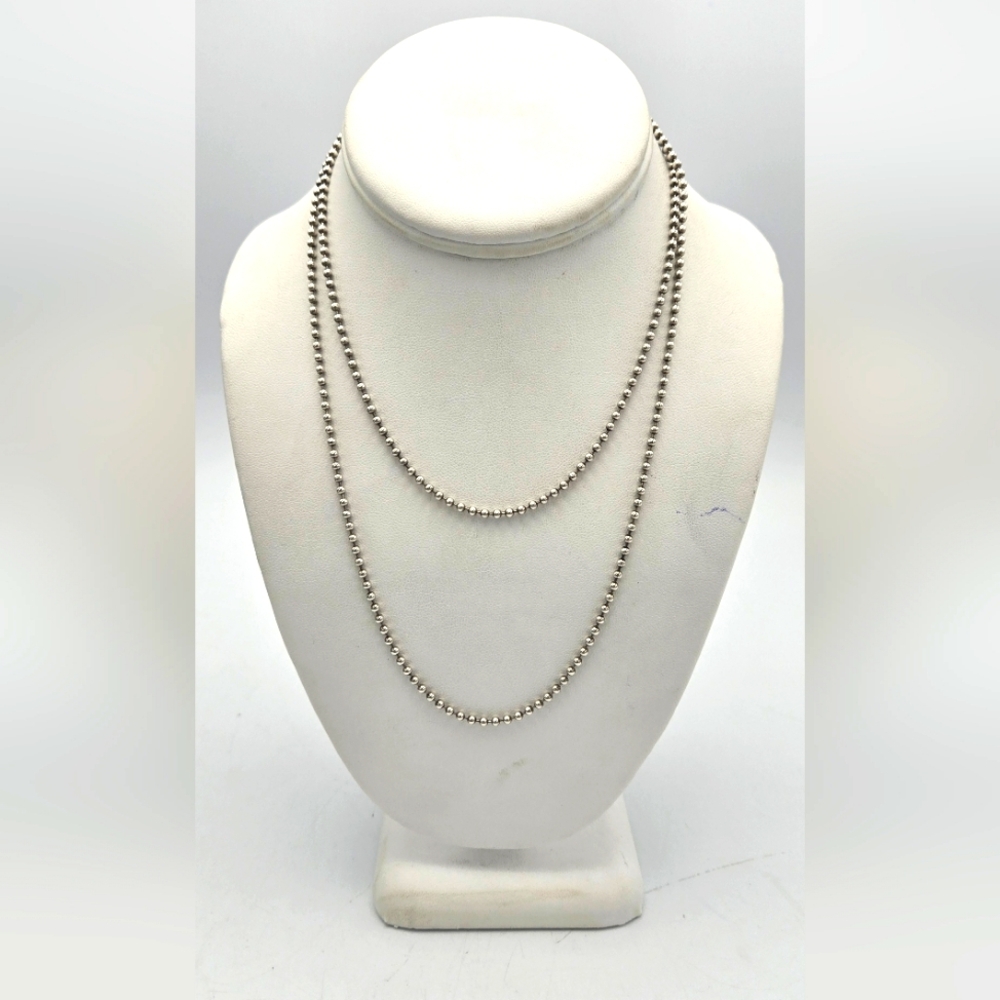 Elegant Tiffany & Co. 34" Beaded Necklace